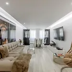 Spacious 3-bedroom Near Airport Lisbona