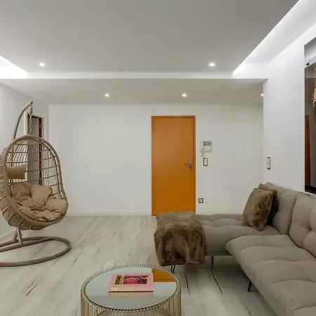 Spacious 3-bedroom Near Airport Apartamento Lisboa