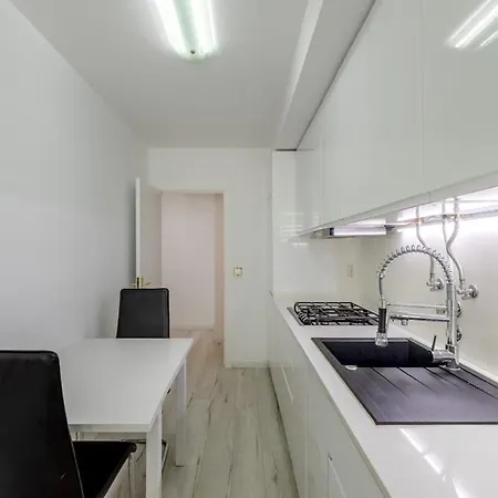 Spacious 3-bedroom Near Airport דירה ליסבון