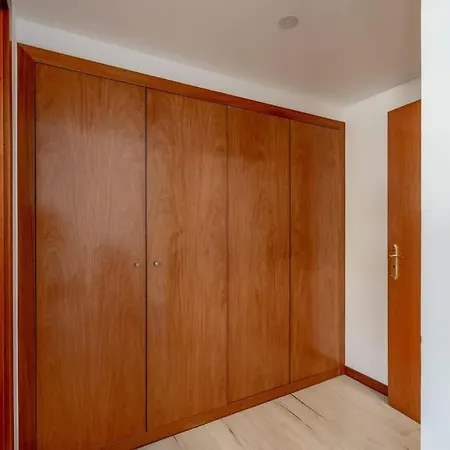 Spacious 3-bedroom In * Лиссабон