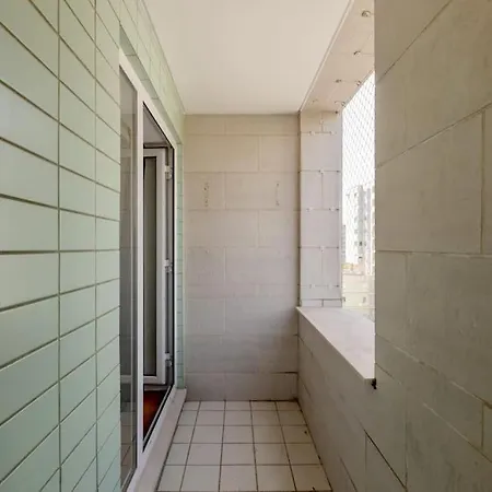 شقة Spacious 3-bedroom Near Airport *