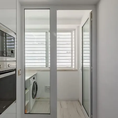 Spacious 3-bedroom In Апартаменты Лиссабон