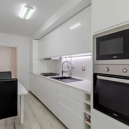 Spacious 3-bedroom Near Airport Apartmán