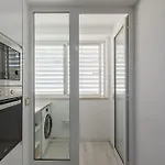 Spacious 3-bedroom Near Airport Διαμέρισμα Lisboa