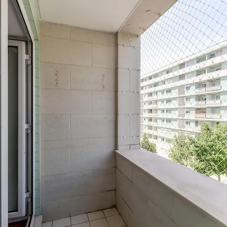 Spacious 3-bedroom Near Airport